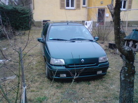 Renault Clio RTI  für sein alter seht er noch gut da