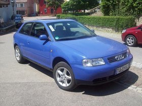 Audi A3, 1.6, blau, elektr. Schiebehebedach