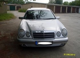 Mercedes-Benz 230