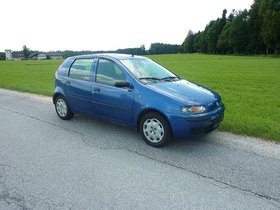 Fiat Punto blau - flotter, jugendlicher Flitzer