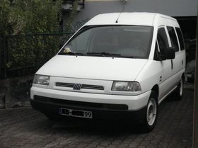 Weißer Fiat Scudo Combinato 2.0 JTD 8V (ähnl. Peug. Expert, Cit. Jumpy) HU 05/14
