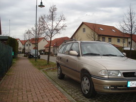 Opel Astra F Caravan nur 81.000 km aus 2. Hand, AUTOMATIK, Winter- und So-Reifen
