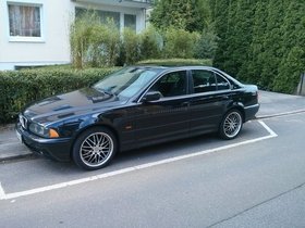 BMW e39 schwarz, Automatik