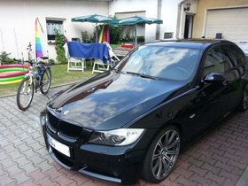 SCHÖNER BMW 330d M Paket 8 fach Bereift