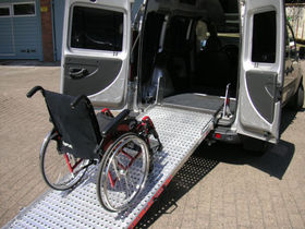 FIAT Doblo 1.3 16V Multijet Dynamic Rollstuhl/Rampe