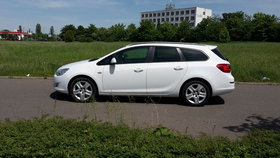 Opel Astra sports tourer design ed
