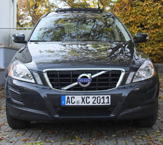 Volvo XC60 DRIVe Momentum (Panoramadach  AHK  NAVI)