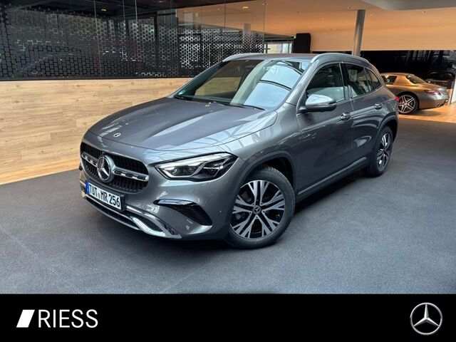 Mercedes-Benz GLA 180 PROGRESSIVE °
